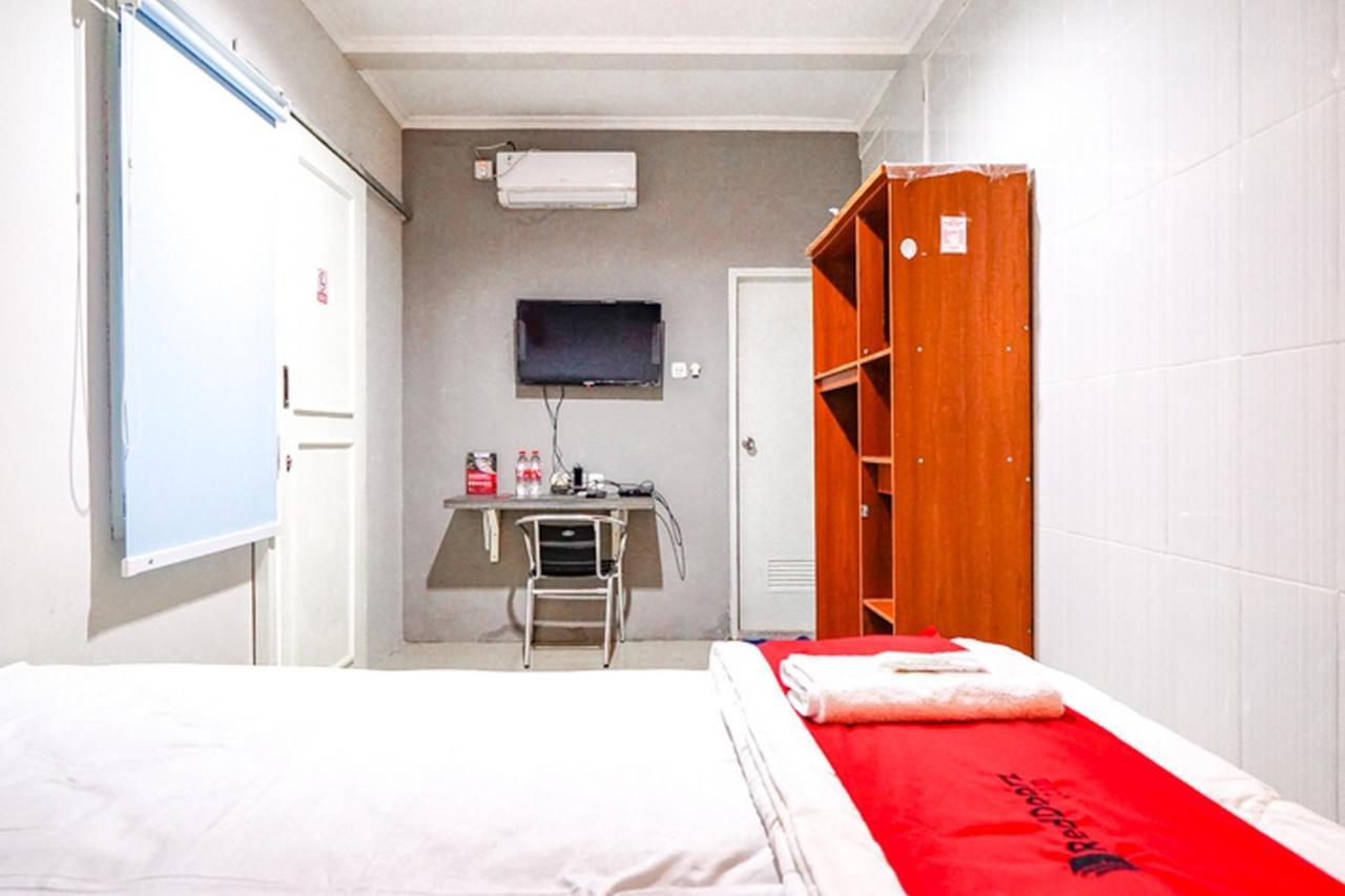 Reddoorz @ Citraland Surabaya Hotel Exterior foto