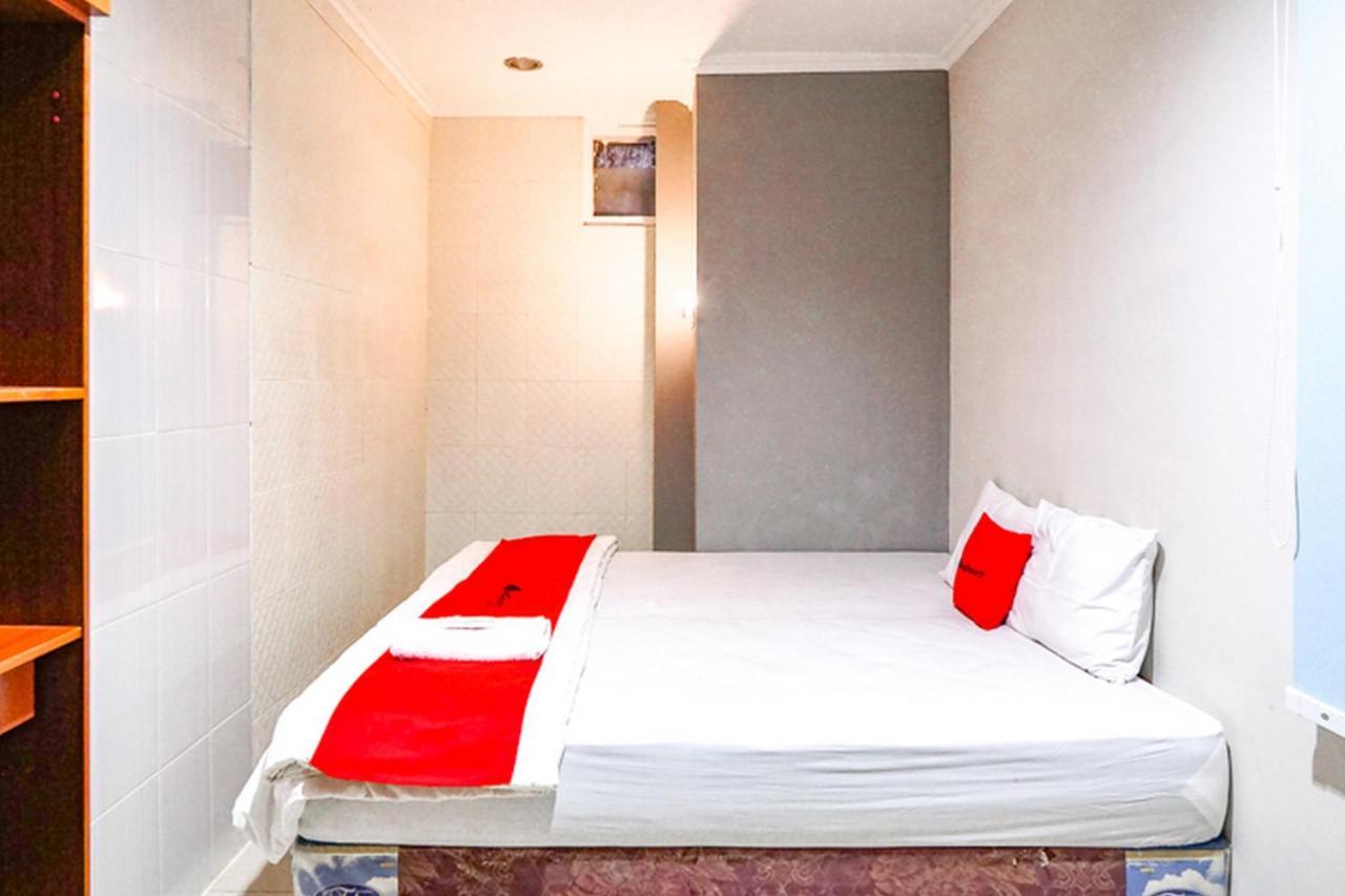 Reddoorz @ Citraland Surabaya Hotel Exterior foto