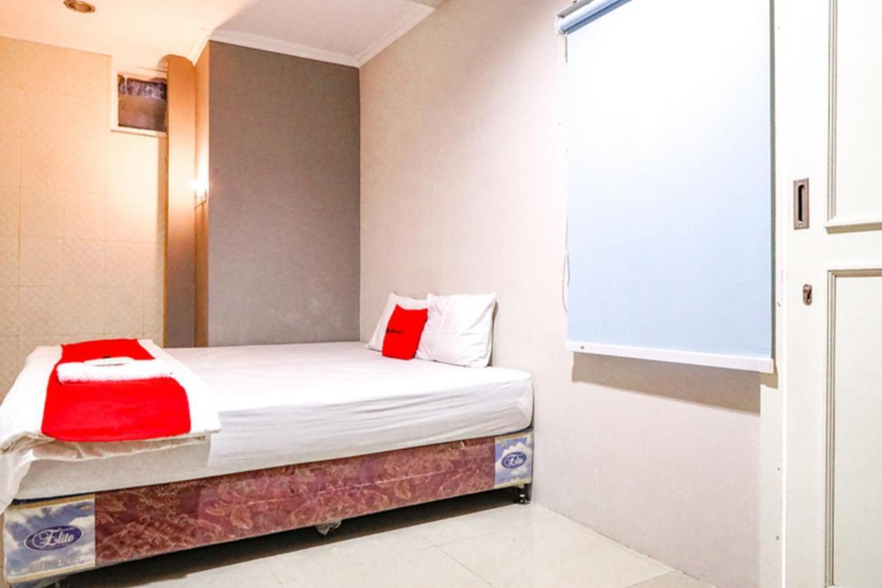 Reddoorz @ Citraland Surabaya Hotel Exterior foto