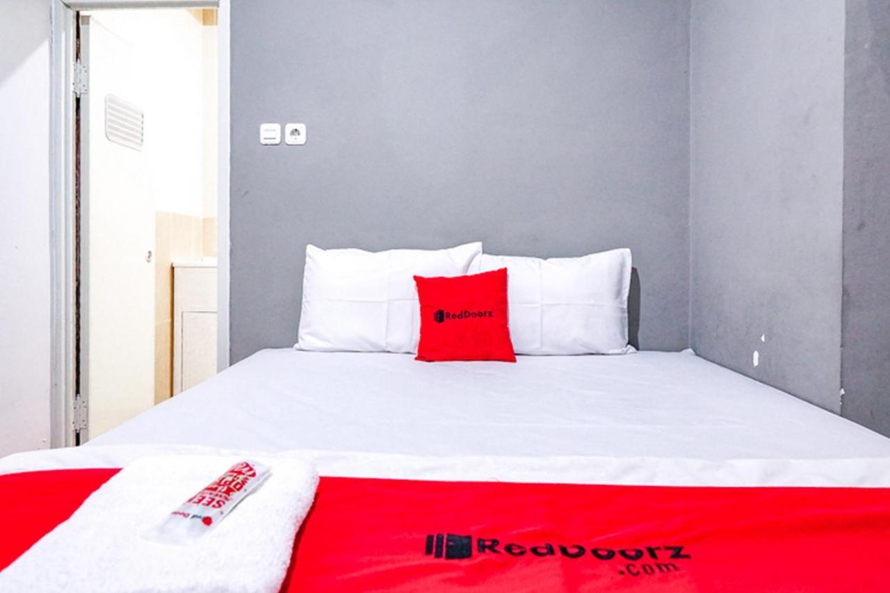 Reddoorz @ Citraland Surabaya Hotel Exterior foto